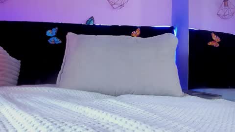 .... Katniss .... online show from January 15, 4:07 am