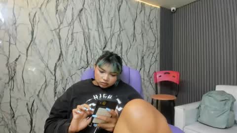 katteyes_ online show from April 24, 12:24 am