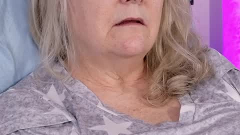 katy_nicole online show from April 5, 7:24 pm