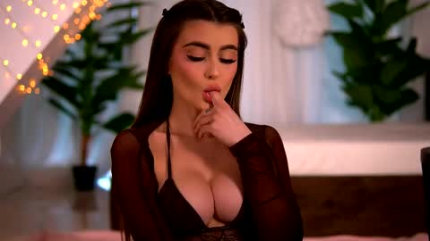 kaylabray online show from April 6, 4:46 am