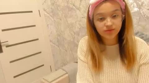 kelli_nuna_bebe online show from March 13, 6:42 pm