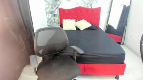 kerena929004 online show from April 14, 4:51 pm