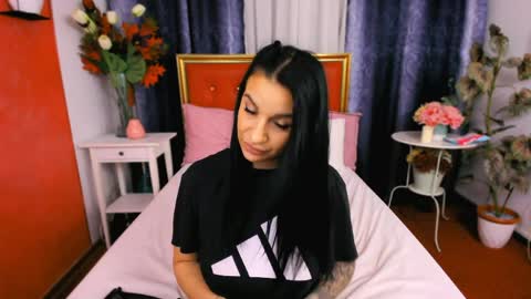 Jo online show from April 8, 11:45 am