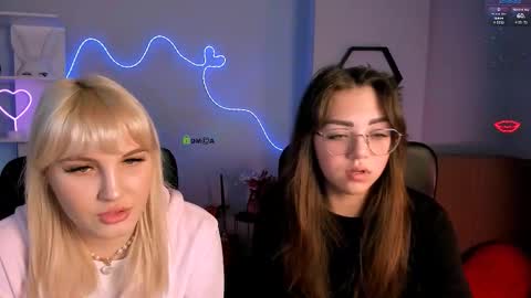 kiki_swan online show from February 6, 8:07 am