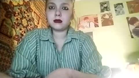 kikibang_ online show from March 30, 7:46 pm