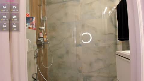 KikkoLee online show from April 2, 1:08 pm