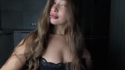 EvaAnna online show from April 11, 8:34 pm