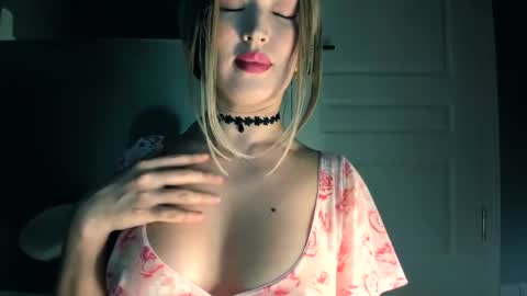 Kiki  online show from March 24, 3:17 pm