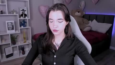 kimm wong online show from March 20, 2:38 am