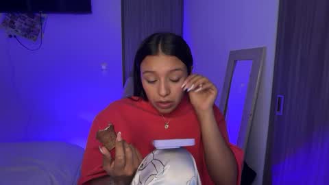 kimmi online show from March 27, 10:32 pm