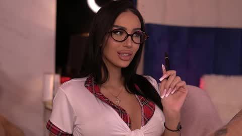 Kim online show from October 31, 3:49 pm