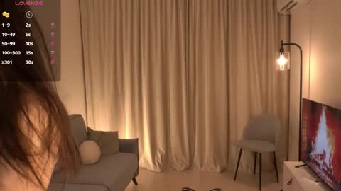 kiri_pvt online show from October 6, 7:18 pm