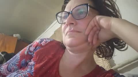 kissandvibe online show from April 10, 7:31 pm