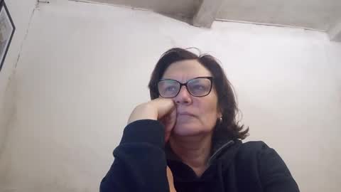 kissandvibe online show from April 8, 6:54 pm