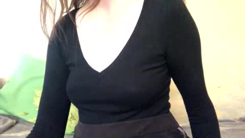 Kittie Creme online show from May 31, 1:17 pm