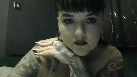 kitty-cat69 online show from June 1, 10:32 pm