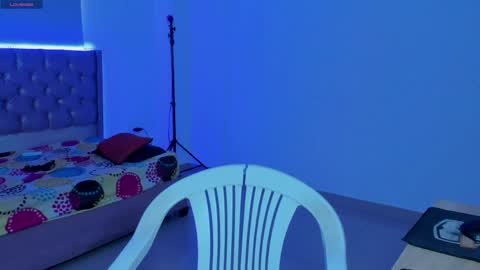 kitty_violet11 online show from April 1, 9:45 pm