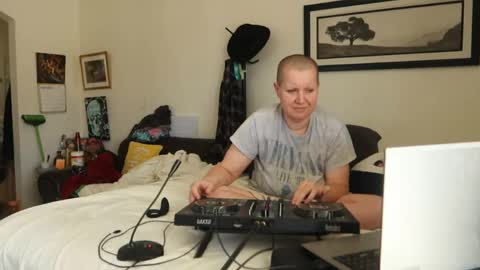 Bella Blue BBW online show from May 19, 2:57 pm