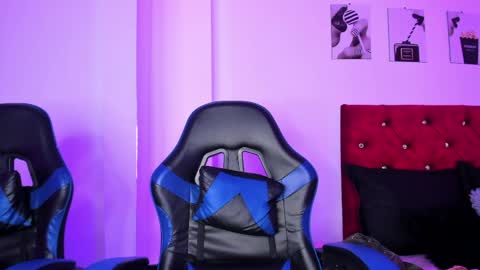 kitty online show from April 6, 5:47 pm