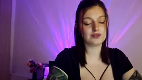 KlaraLips online show from April 9, 8:36 pm