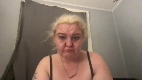 kmarie1196 online show from August 8, 3:14 am