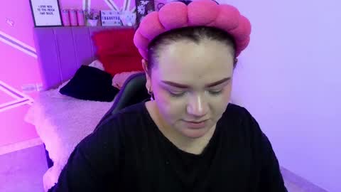 camila online show from April 8, 10:45 pm