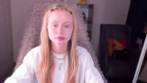 kris_grant online show from May 10, 10:28 am