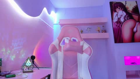 KristinWall online show from February 1, 9:29 pm