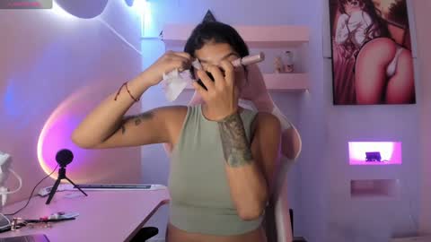 KristinWall online show from January 10, 8:48 pm