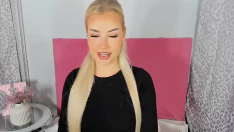 KristyFlowers online show from March 8, 3:16 pm