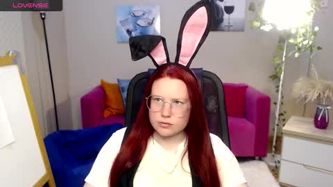 kuri_u online show from March 26, 10:39 am