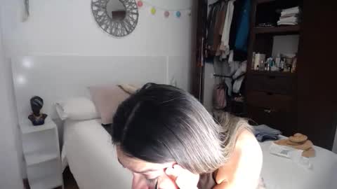 Catalina online show from April 3, 11:47 pm