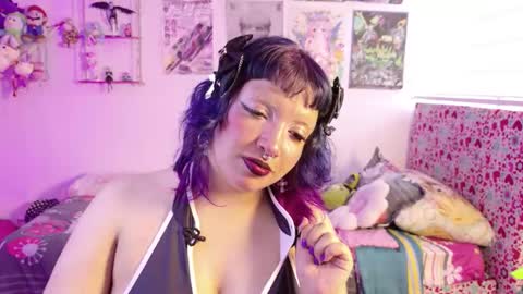 Lady  online show from March 9, 9:18 pm