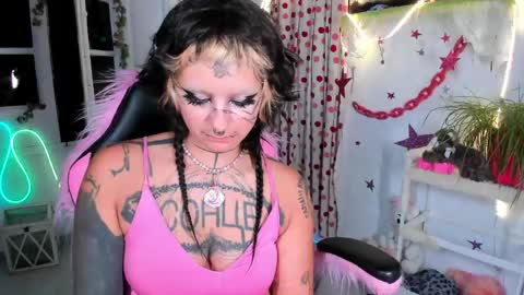 Mia online show from May 31, 8:32 pm