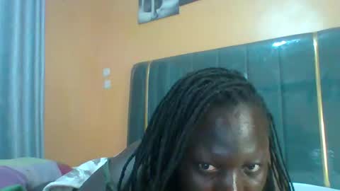 lindah32 online show from March 18, 2:05 am