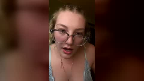 lala_lana13 online show from July 28, 1:25 am