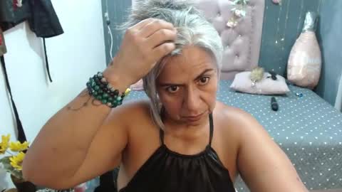 lalisha online show from April 9, 1:41 am