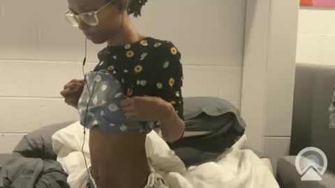 lalunevelvet online show from February 10, 6:20 am