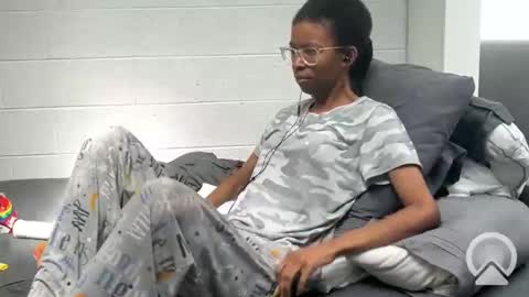 lalunevelvet online show from February 17, 7:23 pm