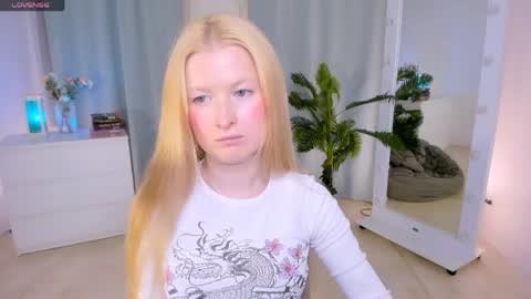 Laly online show from May 30, 7:50 am