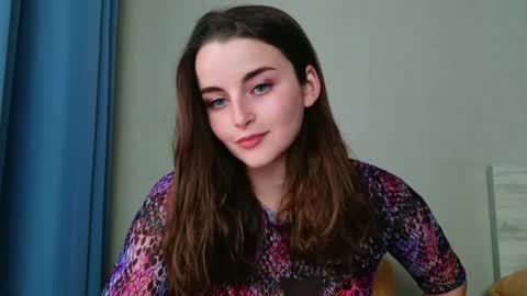 lana_gl online show from May 18, 10:43 am