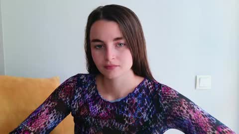 lana_gl online show from June 29, 7:59 am