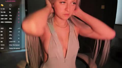 Lana online show from October 17, 9:01 am