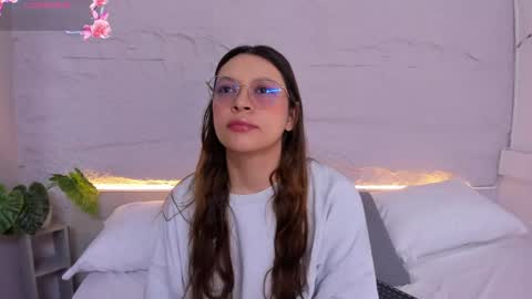 Lanna online show from April 13, 11:44 am