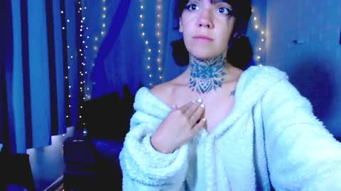 LANNIE   online show from April 12, 3:26 pm