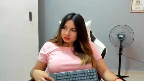 Lara online show from July 9, 10:22 pm
