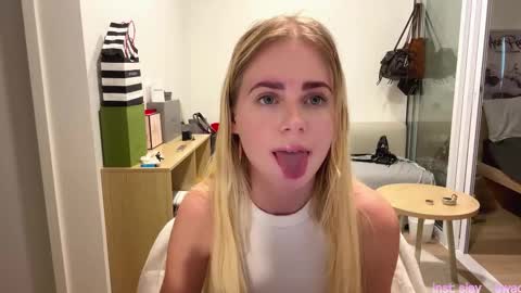 Stella online show from March 5, 10:22 am