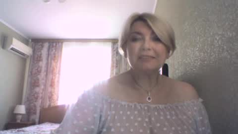 laramrs online show from June 19, 3:59 pm