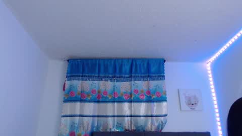 karen online show from April 1, 1:39 am