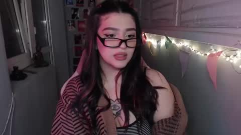 miiiiiiaaaa online show from March 7, 7:05 pm